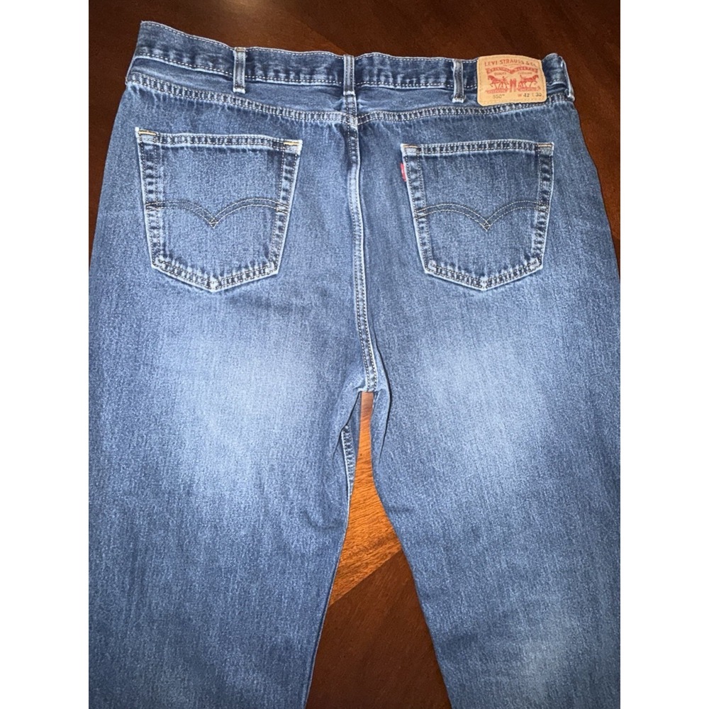 Levi Jeans 550 Mens 42x30 Relaxed Fit Medium Wash Straight Leg Classic - Picture 4 of 10
